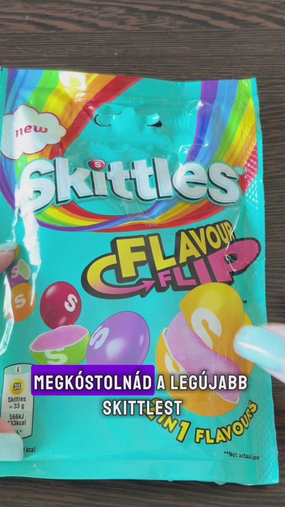 Video laden: Skittles Flavour Flip 136g – Dragee-Kaubonbons mit Fruchtgeschmack und überraschenden Geschmacksrichtungen